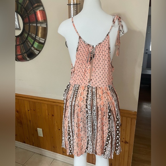 🔥FREE W/PURCHASE Forever 21+ Bandanna Cami Dress - Picture 7 of 11